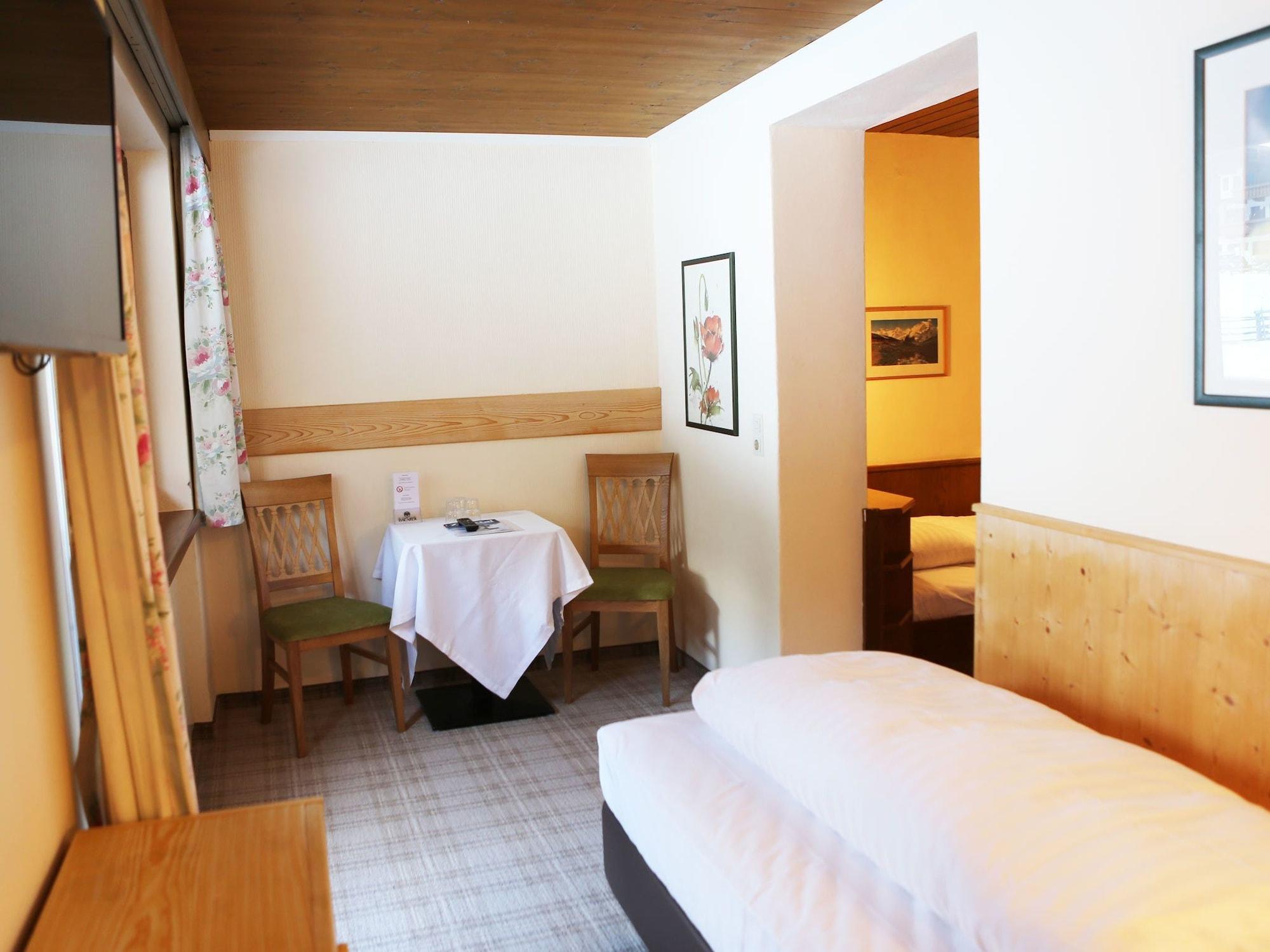Gasthof Pension Madseiterhof Tux Bagian luar foto
