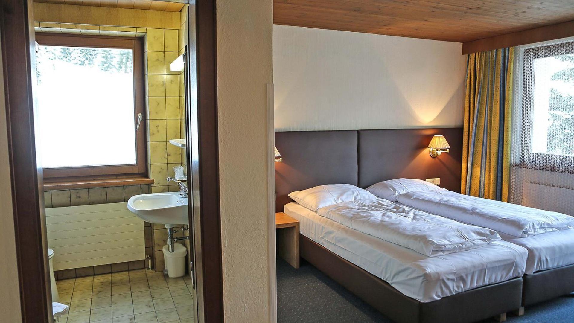 Gasthof Pension Madseiterhof Tux Bagian luar foto