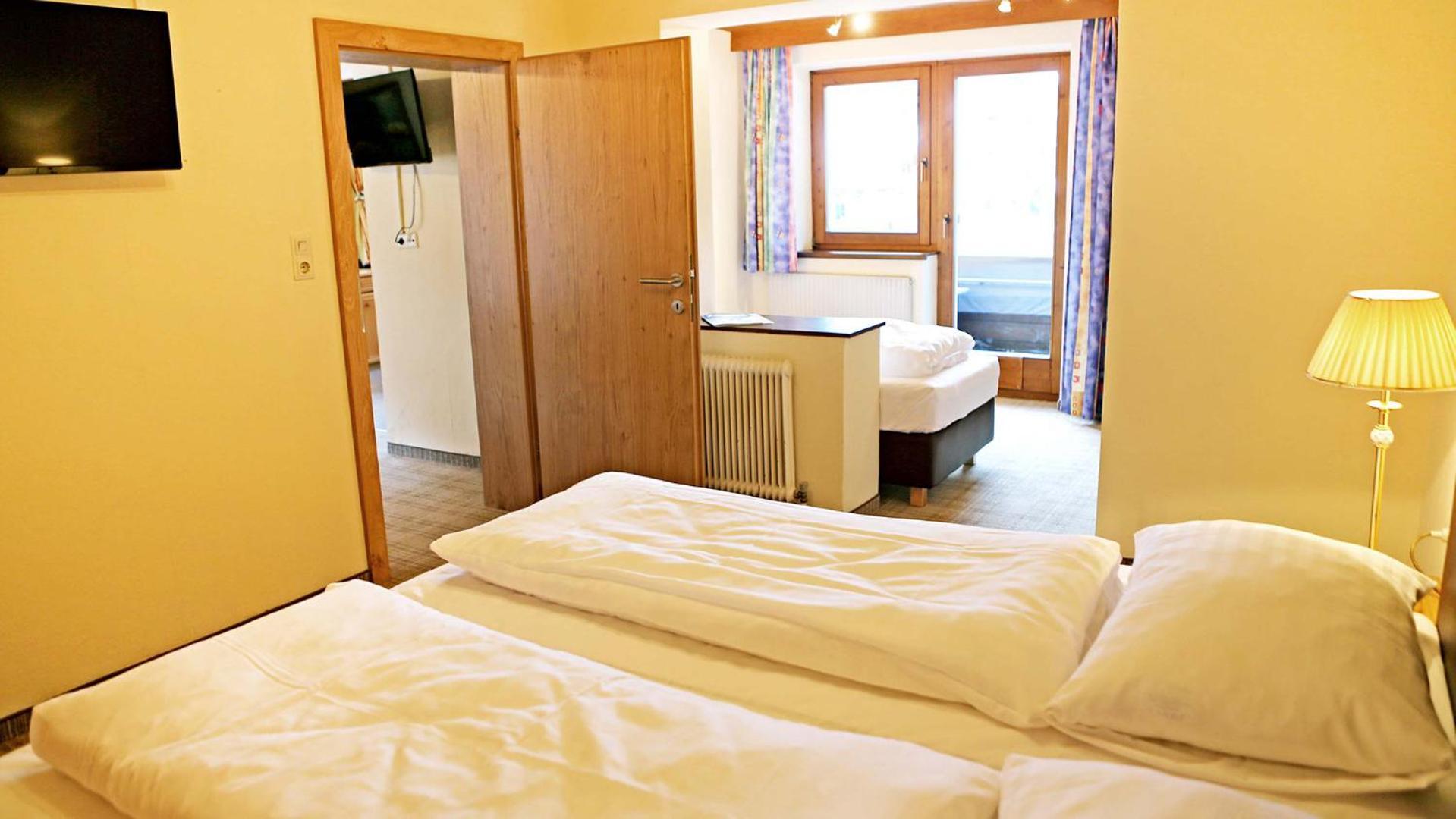 Gasthof Pension Madseiterhof Tux Bagian luar foto